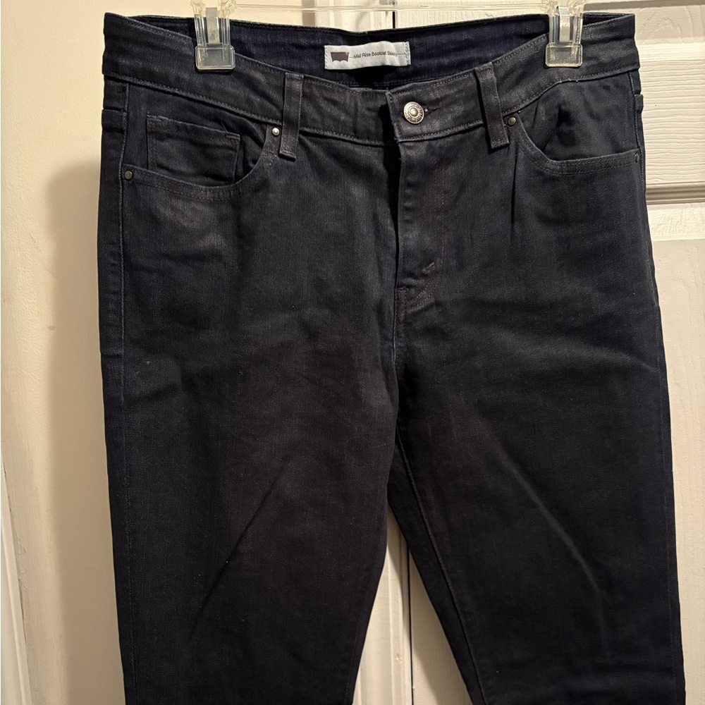 Levi's special edition mid rise boot cut skinny fit Dark Blue Jeans size 30x32